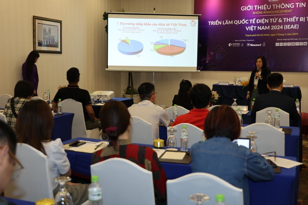 xuất nhập khẩu thiết bị điện tử.jpg