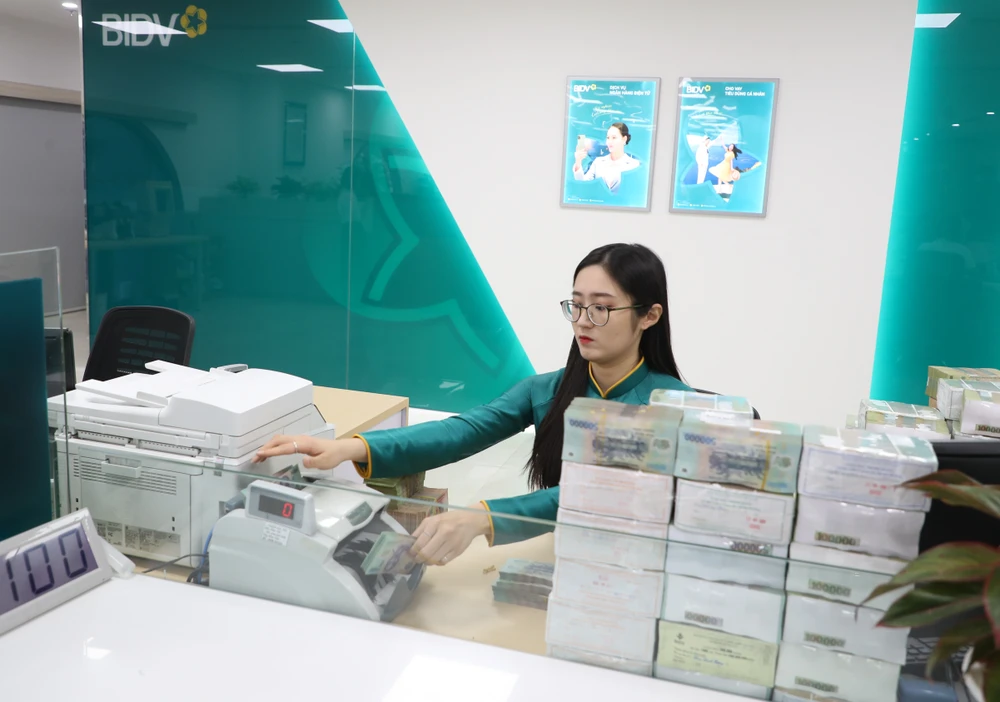 Lãi suất tiết kiệm