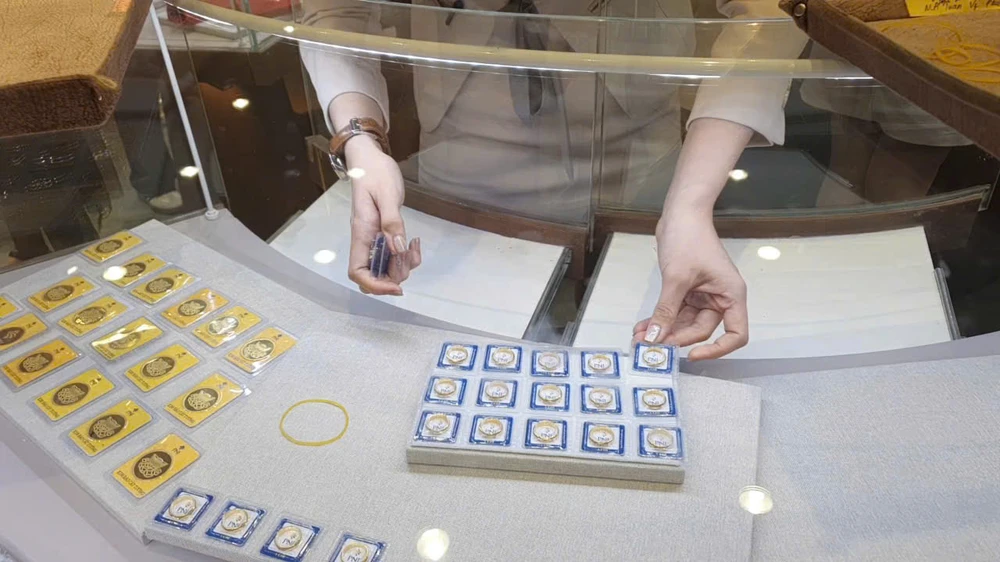 Giá vàng nhẫn 9999 giảm từ 10-12 triệu đồng sau một tuần