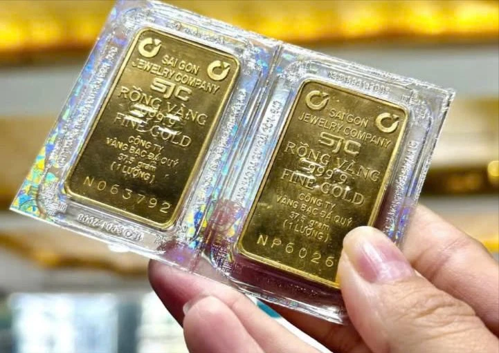 Giá vàng miếng SJC đã bật lên 153 triệu đồng/lượng vào ngày 17-10.