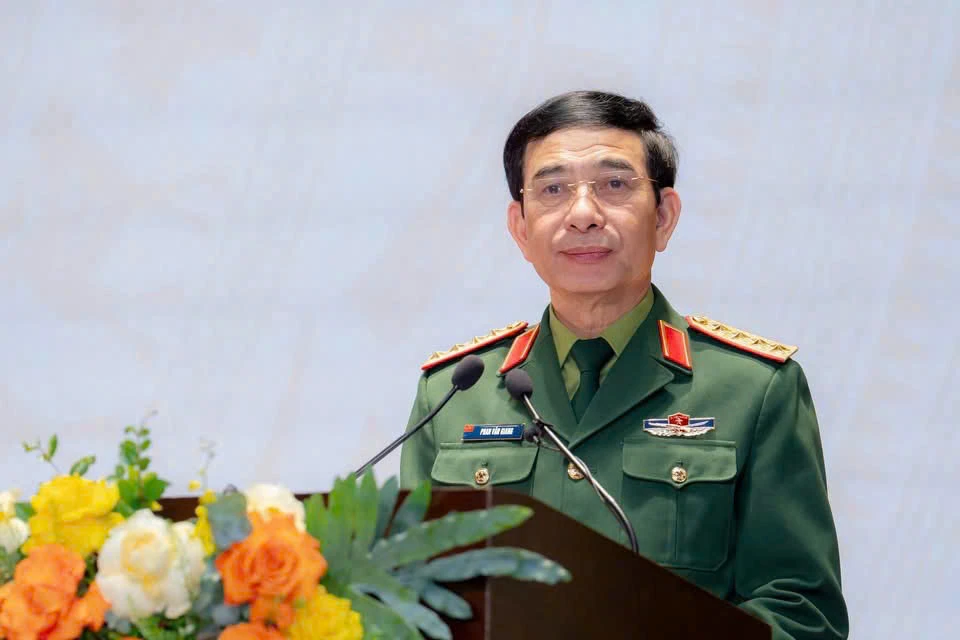 ong-Phan-Van-Giang.jpg