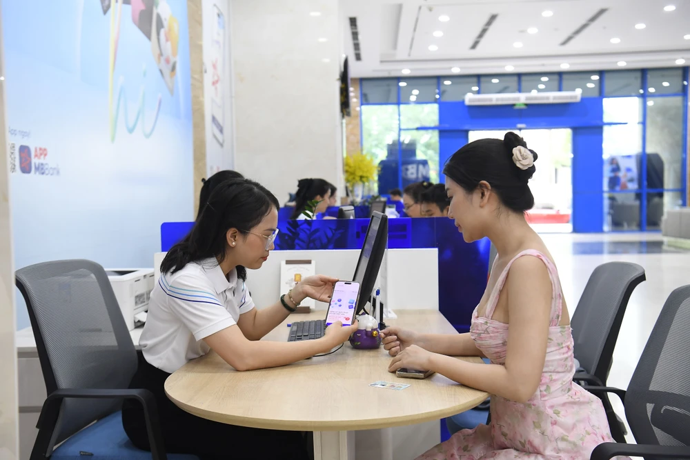 giao-dich-tai-ngan-hang-MB46 (1).jpg