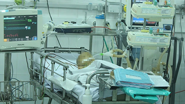 Vụ hai trẻ nghi bị tiêm thuốc diệt cỏ: Một trẻ đã tử vong ảnh 1