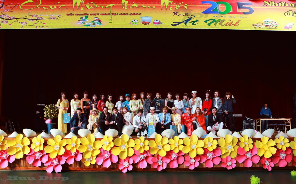 Tưng bừng tết cổ truyền người Việt trên đất Hàn ảnh 6 Tưng bừng tết cổ truyền người Việt trên đất Hàn ảnh 6