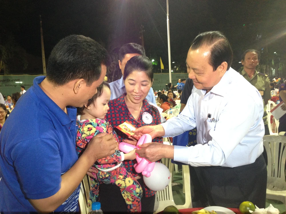 Ấm tình buổi họp mặt 500 ‘gia đình Công đoàn’ ảnh 5