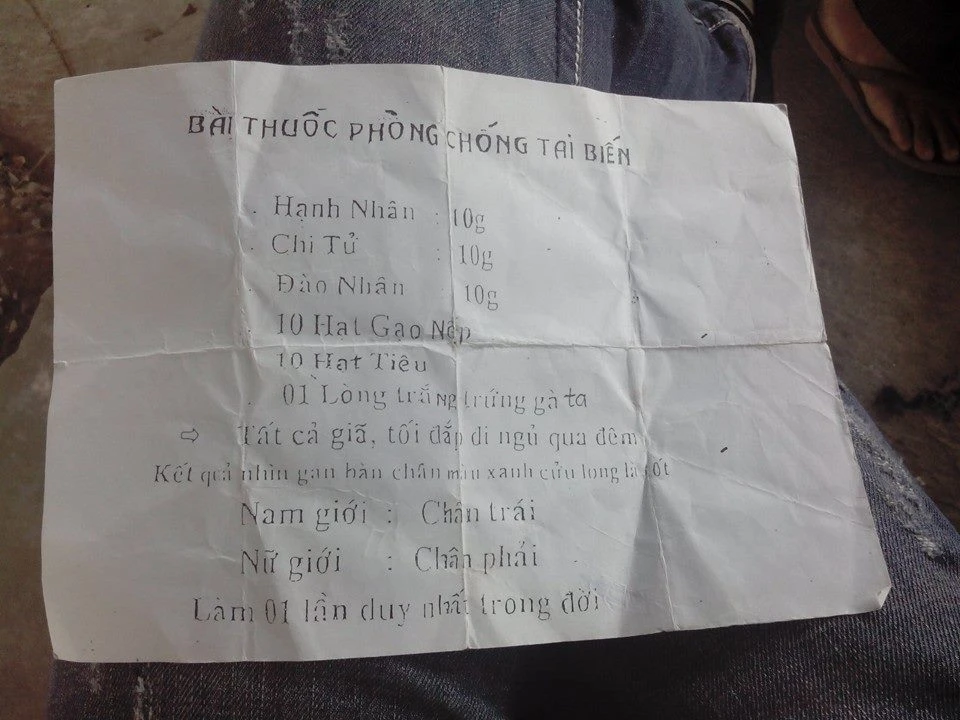 Đắp thuốc vào gan bàn chân để chống tai biến: Chỉ là trò lừa bịp! ảnh 1