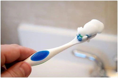 Ngừa ung thư miệng bằng đánh răng đúng cách ảnh 2