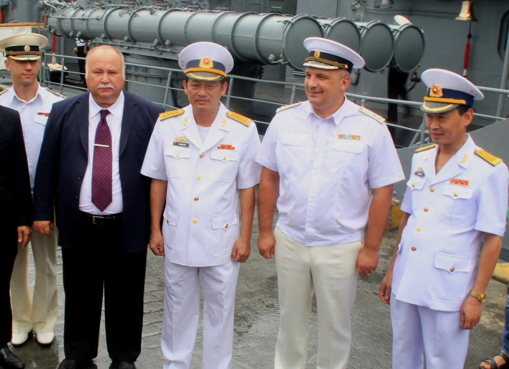 Tàu ‘siêu chống ngầm’ hải quân Nga chính thức cập cảng Tiên Sa ảnh 10