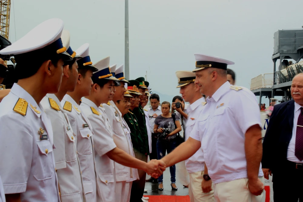 Tàu ‘siêu chống ngầm’ hải quân Nga chính thức cập cảng Tiên Sa ảnh 8