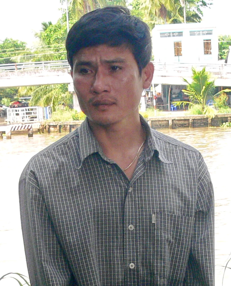 Bắt đối tượng vận chuyển 2.000 gói thuốc lá lậu ảnh 2