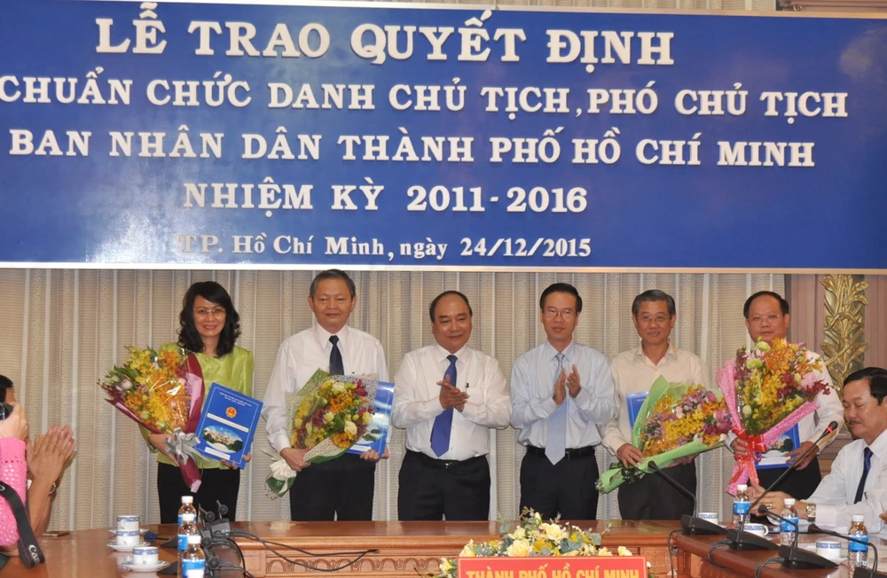 Phó Thủ tướng trao quyết định phê chuẩn nhân sự mới tại TP.HCM ảnh 5
