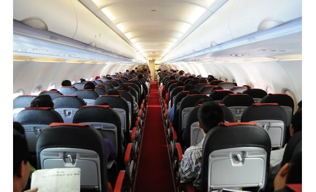 Mẹo bỏ túi giúp tránh nhiễm bệnh khi đi máy bay ảnh 1