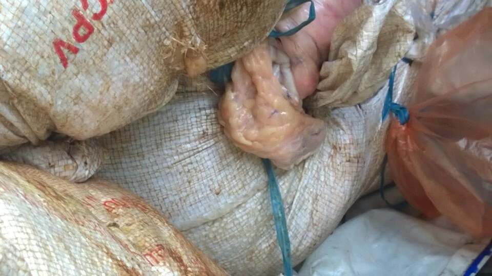 Cuối năm, xe chở thịt thối thi nhau tung hoành ảnh 1