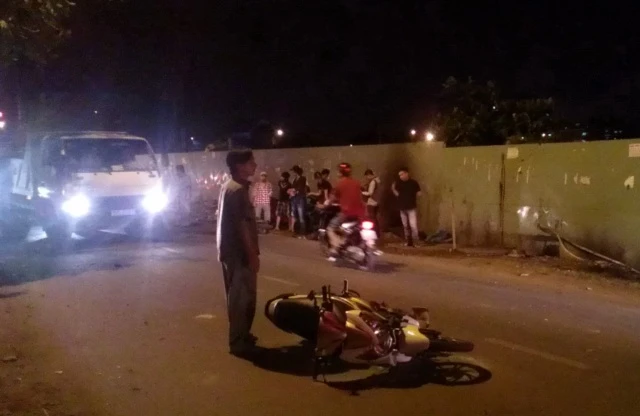 Truy bắt nhóm cướp đêm ở cầu vượt Quang Trung ảnh 1