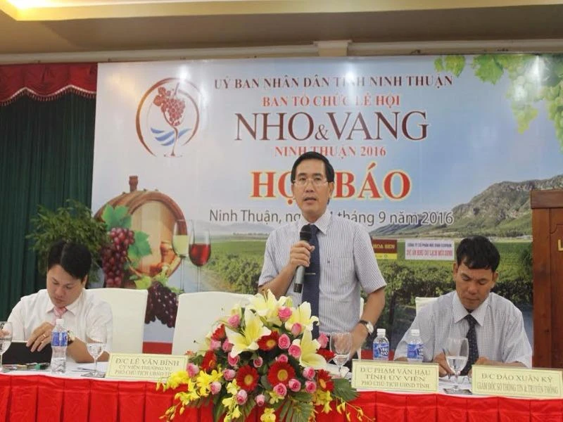 Phó chủ tịch UBND tỉnh Ninh Thuận Phạm Văn Hậu tại cuộc họp báo