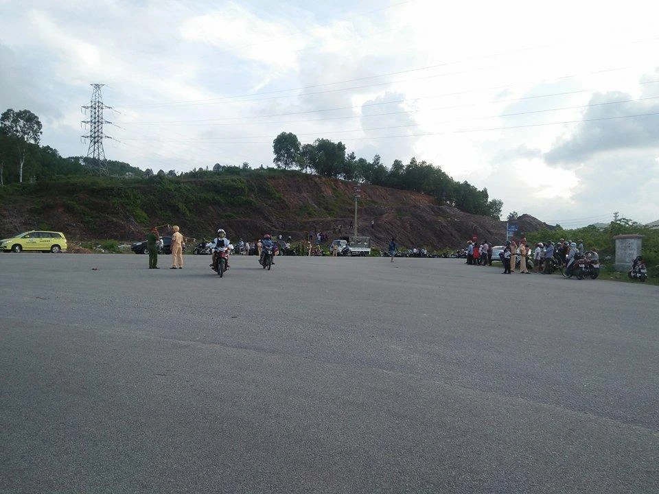 người phụ nữ tự thiêu