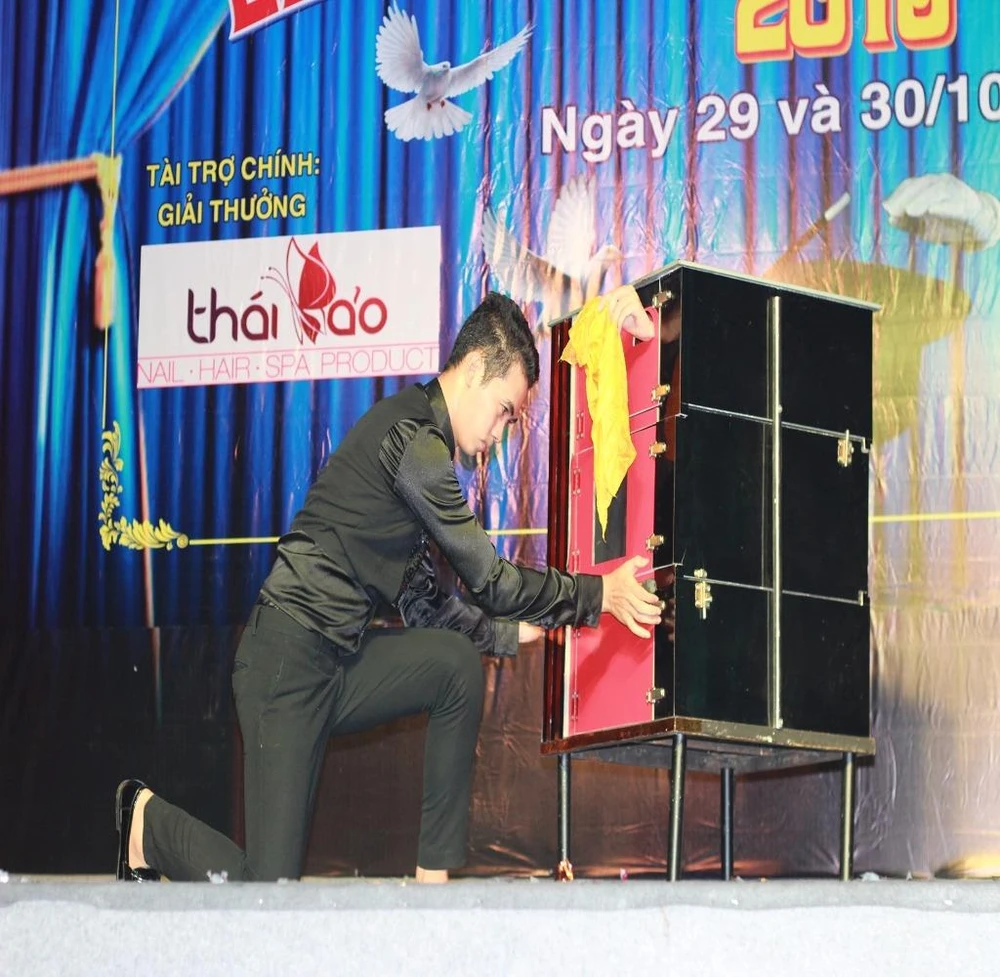 màn biểu diễn gay cấn