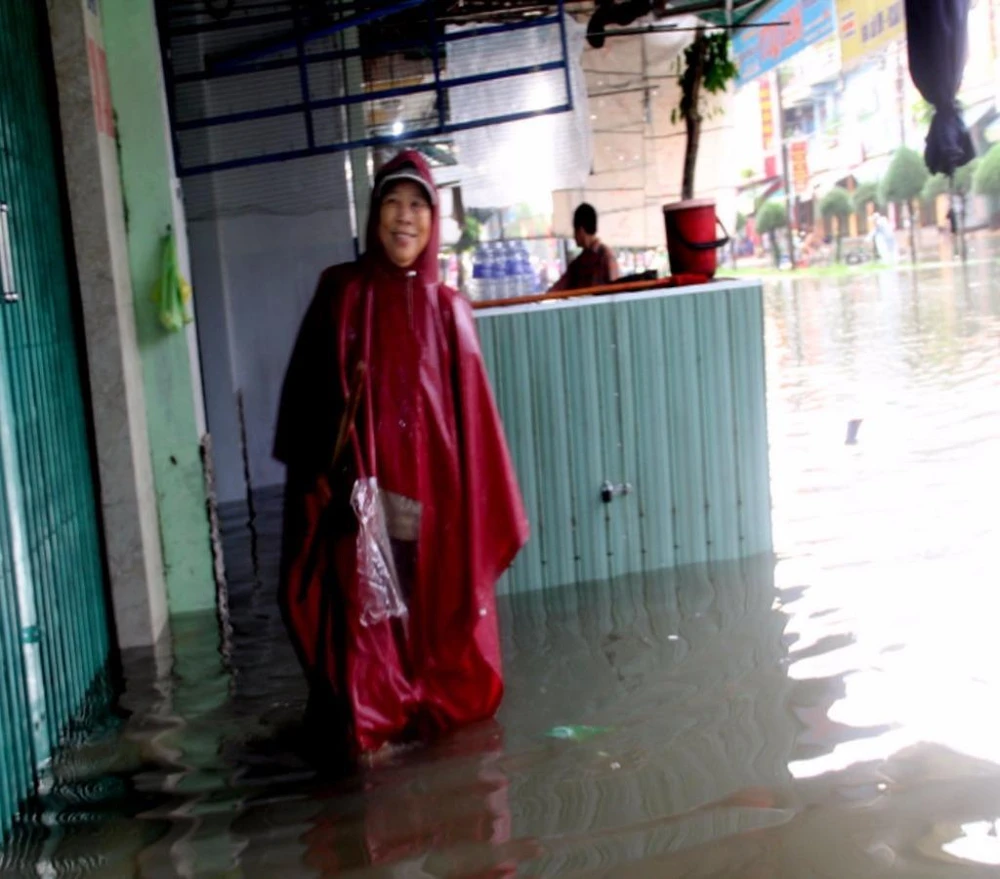 nước ngập nhà dân