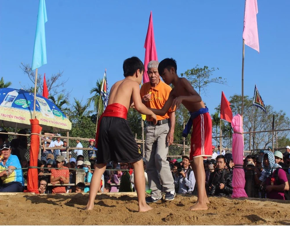 Đây là hội vật truyền thống tồn tại hơn 400 trăm năm nay ở Huế.