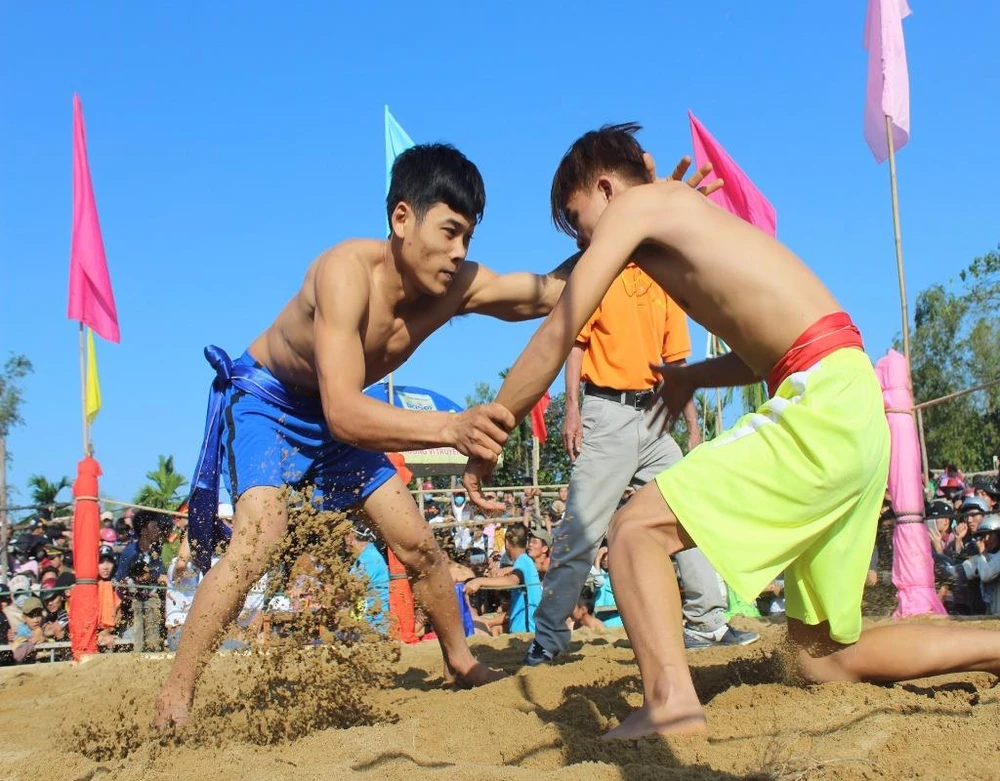 Sới vật làng Sình