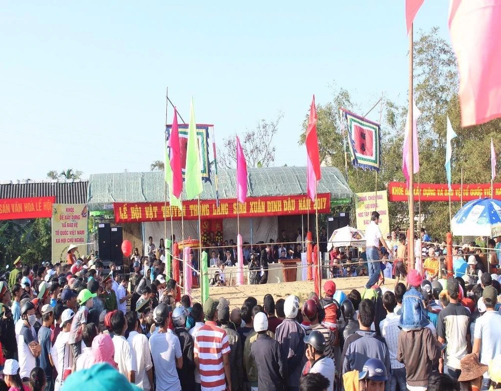 Sáng ngày 6-2 (mùng 10 tháng Giêng) tại làng Lại Ân tổ chức hội vật truyền thống xuân Đinh Dậu- 2017.