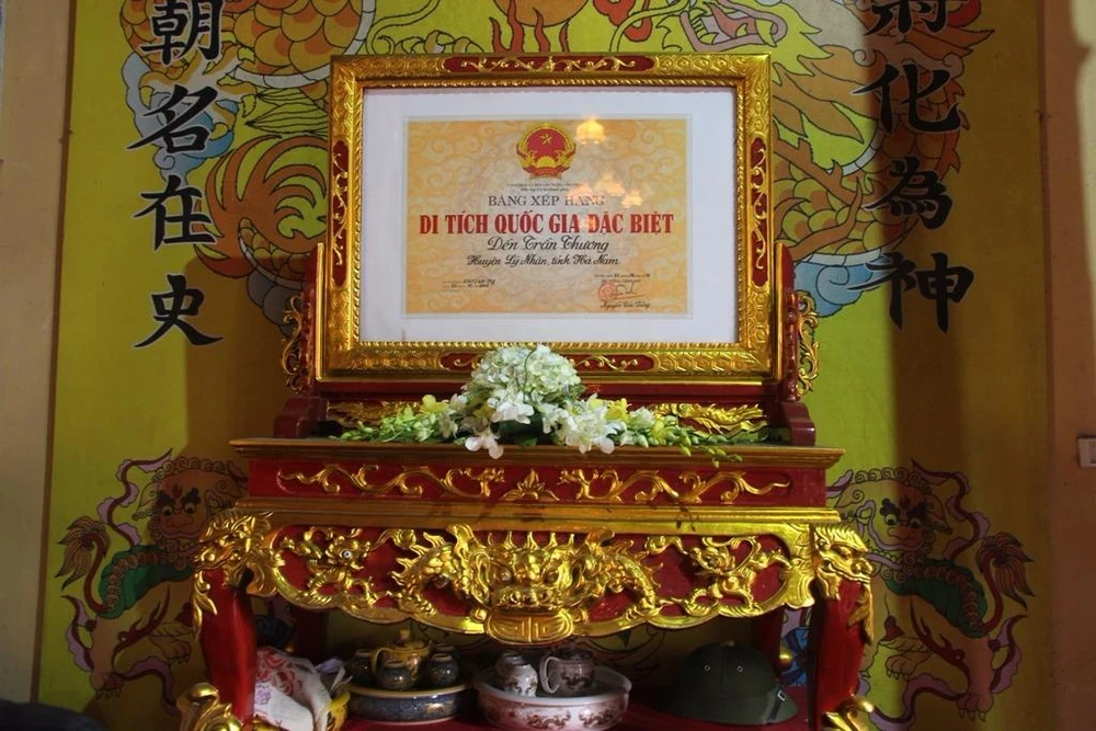 lễ phát lương đền Trần Thương