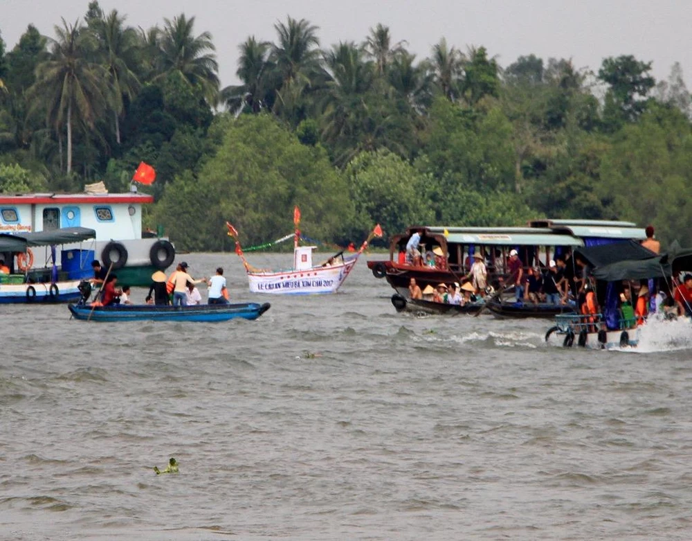 diễu hành lễ tống ôn