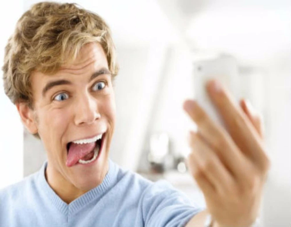 Phụ nữ không thích những người đàn ông liên tục tự sướng trên mạng