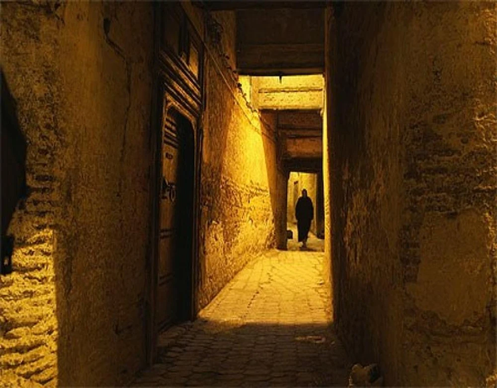 Một con hẻm nhỏ.