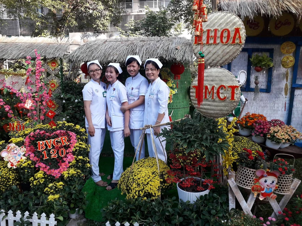 Ngắm đường hoa bệnh viện tết 2020 ở Bệnh viện Chợ Rẫy ảnh 4