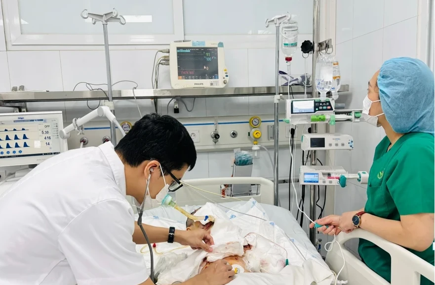 laptop phát nổ làm chấn thương sọ não