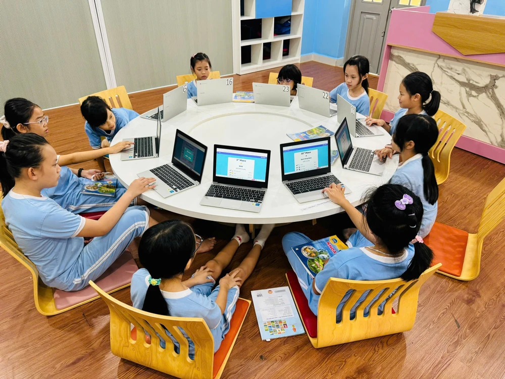 lop hoc google, truong hoc so.jpg