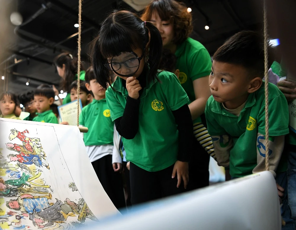 Tuần lễ sách tranh thiếu nhi UK