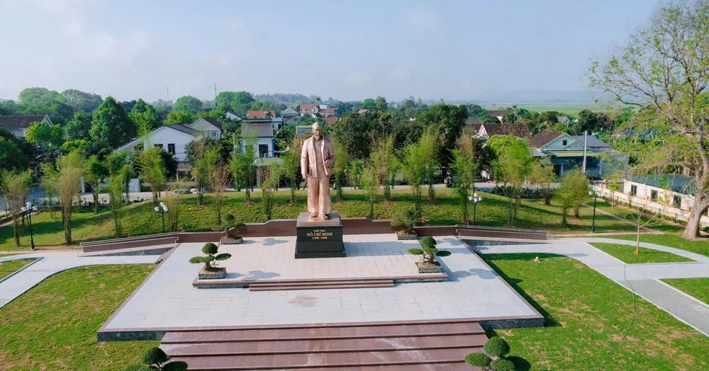 Bác Hồ về thăm quê