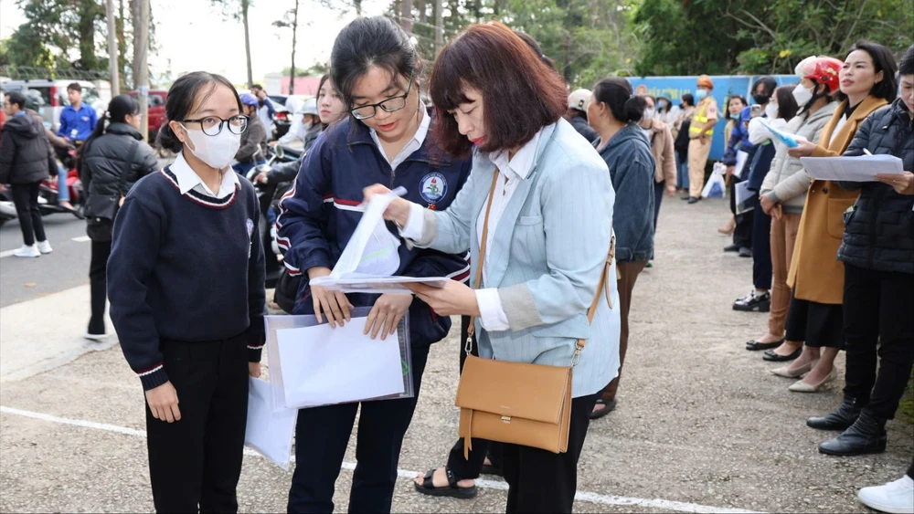 thi tot nghiep thpt lam dong 2.jpg