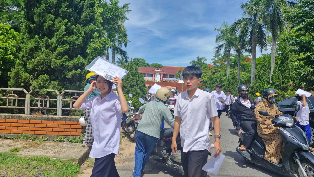 thi tot nghiep thpt quang tri.jpg