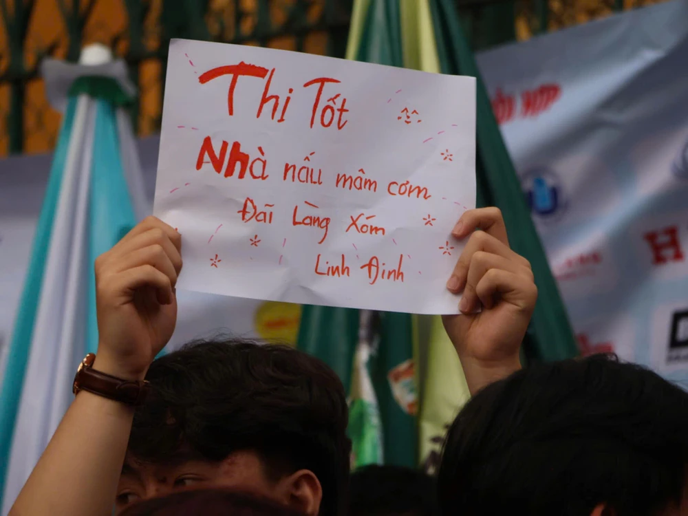 thi tot nghiep thpt truong trung vuong.jpg