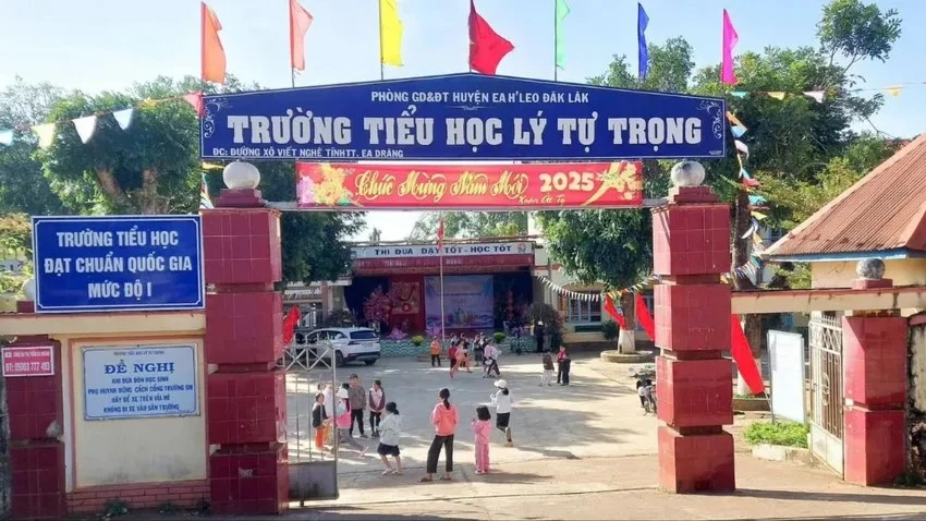 3 màu áo đồng phục 1 tuần ở đắk lắk