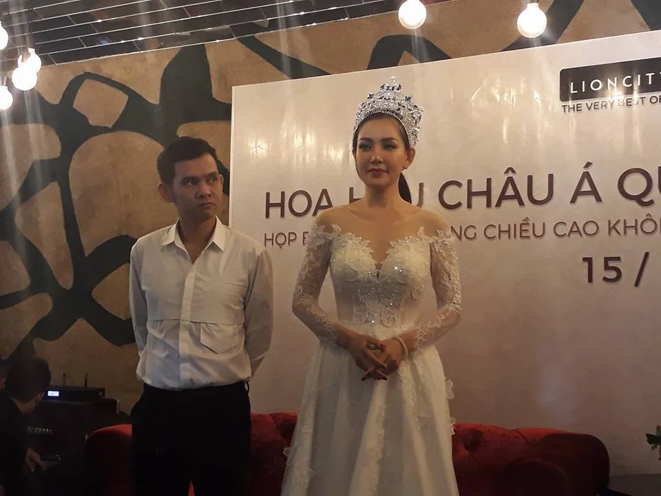 Hoa hậu công bố 'công trình khoa học' kéo dài chân 6 cm ảnh 1