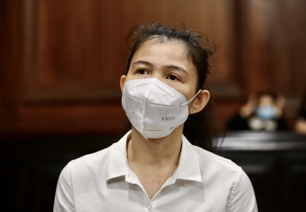 bà hàn ni và ông trần văn sỹ hầu tòa