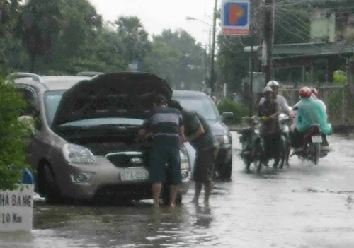 Tạm đóng cửa đường lên Núi Cấm vào ban ngày ảnh 2