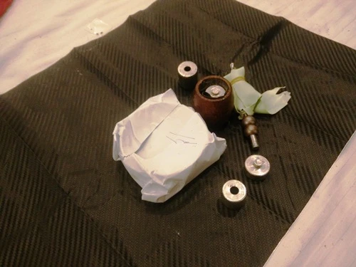 Bên cạnh đó, những dụng cụ sử dụng ma túy cũng bị lực lượng chức năng phát hiện, thu giữ 