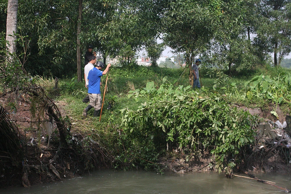 Tìm được thi thể bé trai 8 tuổi bị nước cuốn vào cống ảnh 1