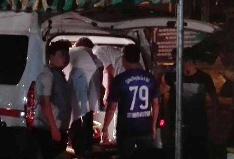 Vụ cháy ở Cần Thơ: Lửa bất ngờ bùng phát trở lại ảnh 5