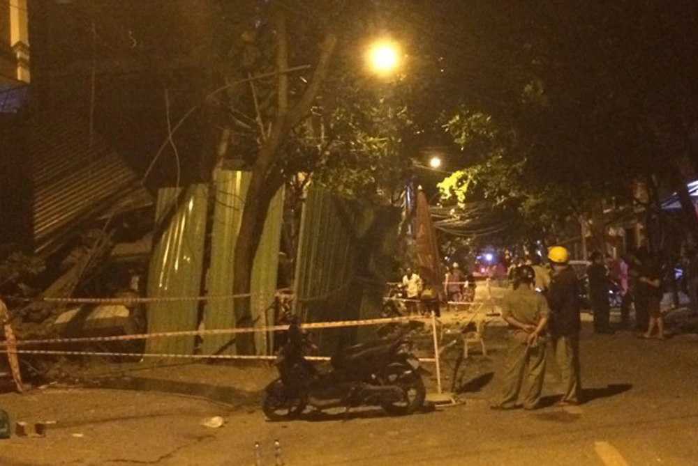 Kinh hãi 2 căn nhà cao tầng ở TP HCM đổ sập ảnh 3 Kinh hãi 2 căn nhà cao tầng ở TP HCM đổ sập ảnh 3