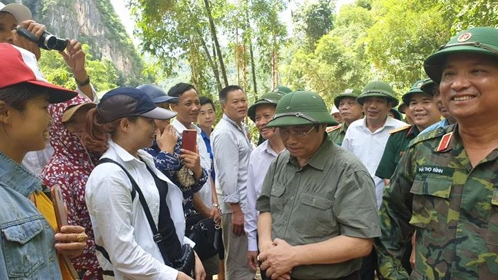 Ông Phạm Minh Chính vào Sa Ná thăm bà con bị lũ ảnh 5 Ông Phạm Minh Chính vào Sa Ná thăm bà con bị lũ ảnh 5