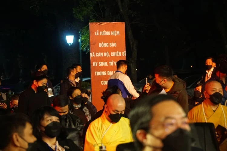 TRỰC TIẾP: Lễ tưởng niệm đồng bào, chiến sĩ hy sinh, tử vong trong đại dịch ảnh 9