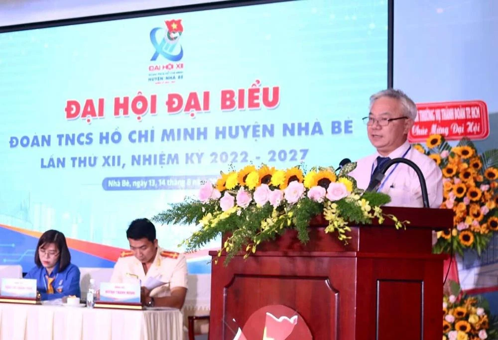 Ông Dương Thế Trung, Bí thư huyện ủy Nhà Bè phát biểu tại đại hội. Ảnh: THÚY NHI