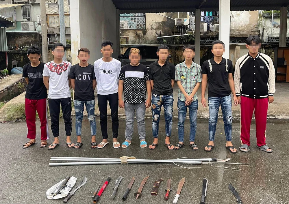 Các học sinh tham gia vụ hỗn chiến bị khởi tố. Ảnh: CACC Các học sinh tham gia vụ hỗn chiến bị khởi tố. Ảnh: CACC