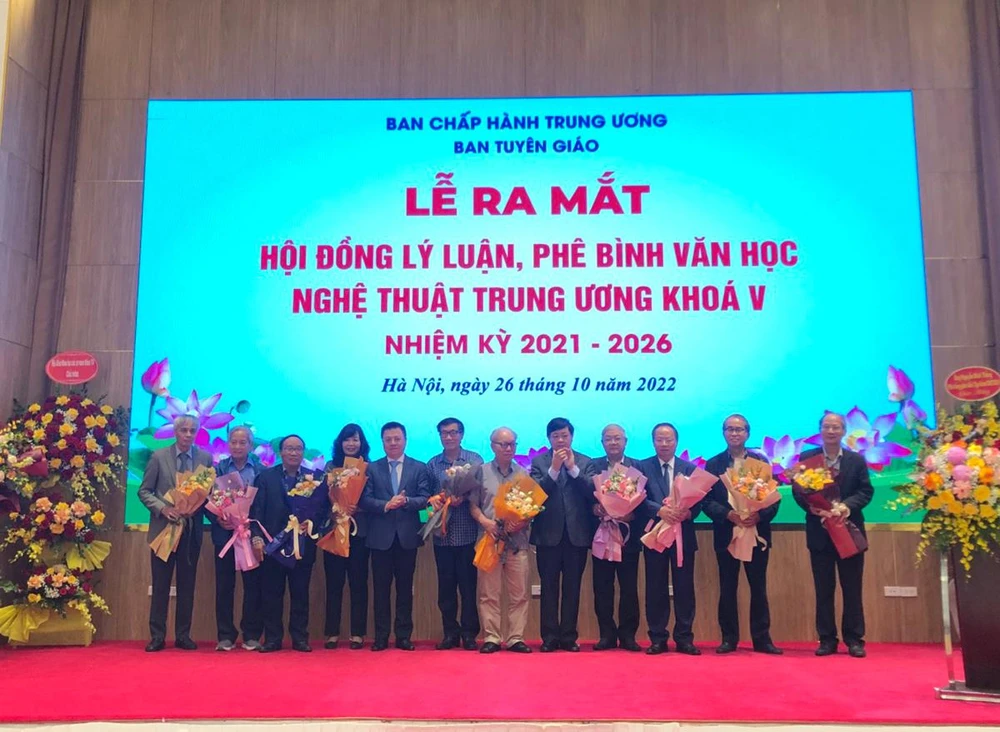 Các đại biểu tại buổi lễ